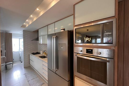 Cozinha de apartamento à venda com 4 quartos, 120m² em Barra da Tijuca, Rio de Janeiro