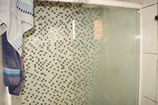 Banheiro de apartamento à venda com 2 quartos, 53m² em Sítio Pinheirinho, São Paulo
