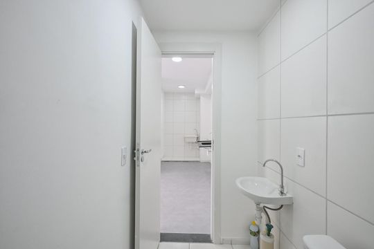 Banheiro de apartamento à venda com 2 quartos, 37m² em Vila Andrade, São Paulo