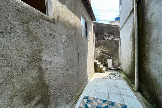 Quintal de casa para alugar com 1 quarto, 55m² em Vila Valqueire, Rio de Janeiro