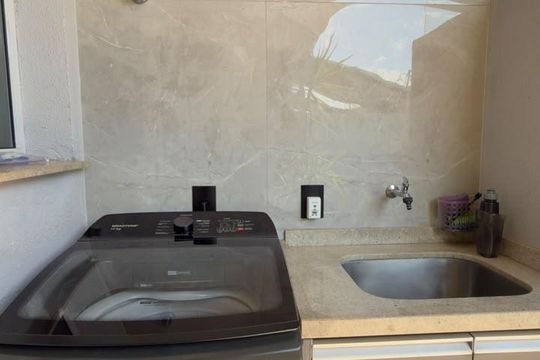 Área de serviço de casa de condomínio para alugar com 2 quartos, 136m² em Chácara Primavera, Campinas
