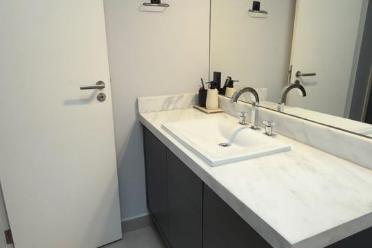 Banheiro 2 de casa de condomínio para alugar com 2 quartos, 136m² em Chácara Primavera, Campinas