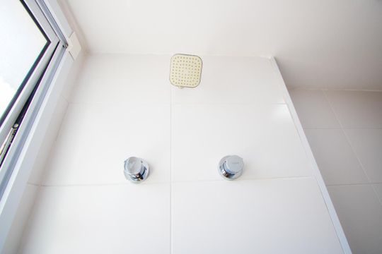 Banheiro de apartamento à venda com 2 quartos, 43m² em Sumarezinho, Santo André
