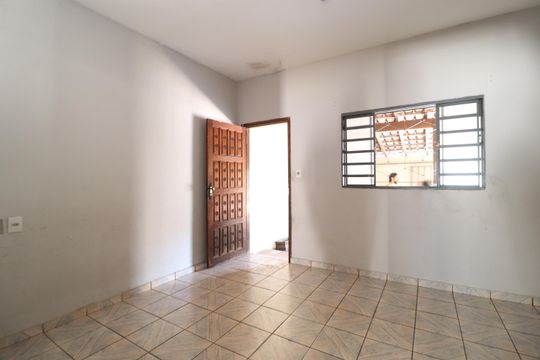 Casa para alugar com 2 quartos, 75m² em Jardim das Palmeiras, Uberlândia