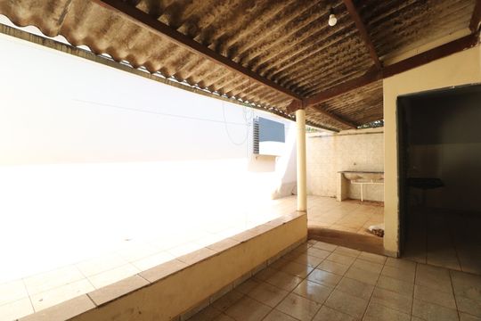 Varanda de casa para alugar com 2 quartos, 75m² em Jardim das Palmeiras, Uberlândia