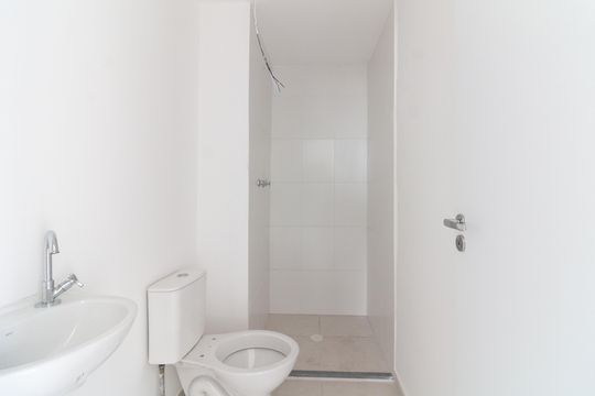Banheiro de apartamento para alugar com 2 quartos, 43m² em Butantã, São Paulo
