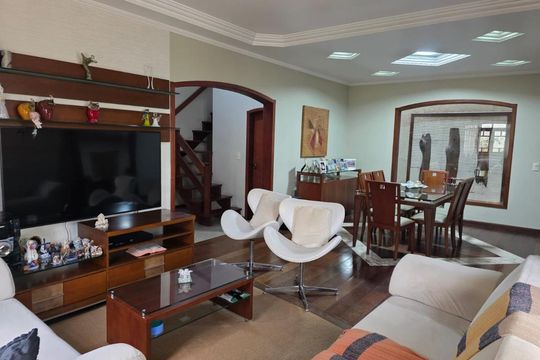 Casa à venda com 3 quartos, 310m² em Jardim Belval, Barueri