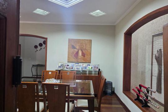 Sala de casa à venda com 3 quartos, 310m² em Jardim Belval, Barueri