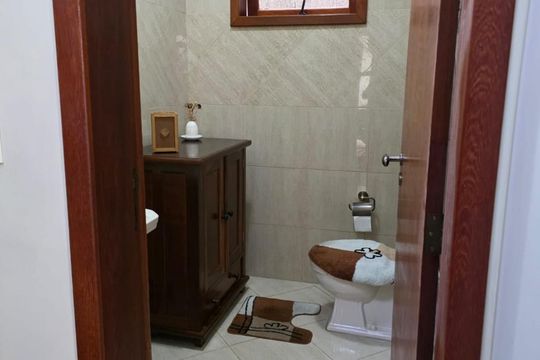 Banheiro de casa à venda com 3 quartos, 310m² em Jardim Belval, Barueri