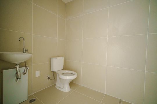 Banheiro de kitnet/studio à venda com 1 quarto, 26m² em Butantã, São Paulo