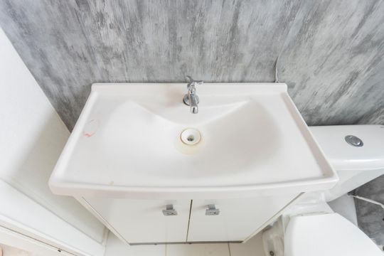 Banheiro de apartamento para alugar com 2 quartos, 42m² em Usina Piratininga, São Paulo