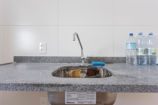 Cozinha de apartamento para alugar com 2 quartos, 65m² em Veleiros, São Paulo
