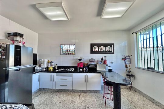 Cozinha  de casa à venda com 4 quartos, 200m² em Bonfim, Belo Horizonte