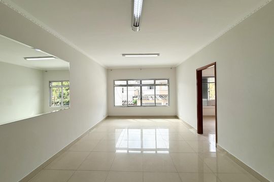 Casa para alugar com 3 quartos, 2147483647m² em Vila Arcadia, São Paulo