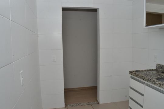 Cozinha de apartamento para alugar com 2 quartos, 49m² em Pousada Santo Antonio, Belo Horizonte