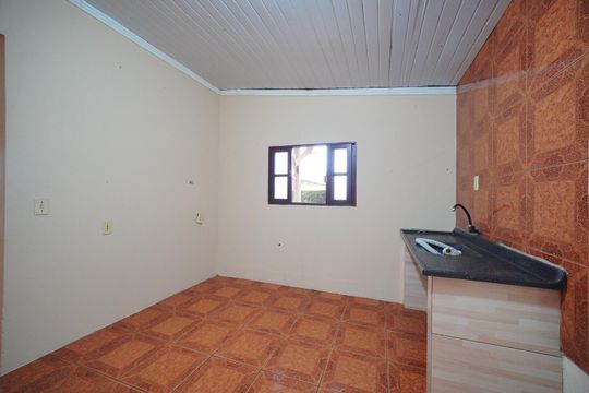 Cozinha  de casa para alugar com 4 quartos, 60m² em São João do Rio Vermelho, Florianópolis