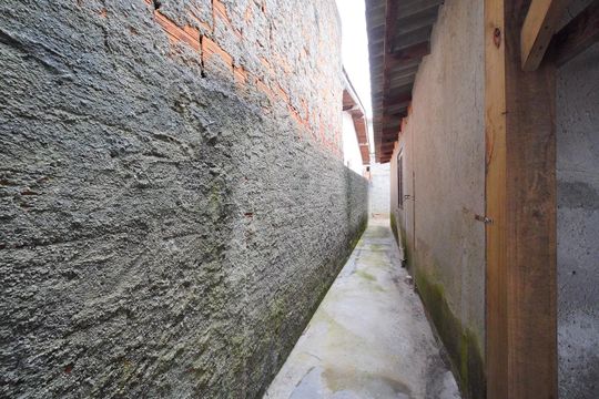 Área externa/Corredor  de casa para alugar com 4 quartos, 60m² em São João do Rio Vermelho, Florianópolis