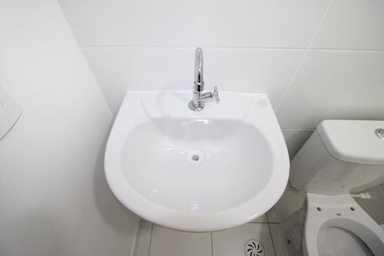 Banheiro de apartamento para alugar com 2 quartos, 42m² em São Miguel Paulista, São Paulo