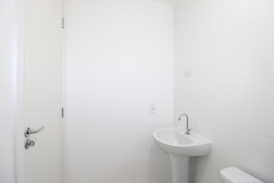 Banheiro de apartamento para alugar com 2 quartos, 42m² em São Miguel Paulista, São Paulo