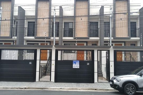 Fachada de casa à venda com 3 quartos, 108m² em Vila Dom Pedro Ii, São Paulo
