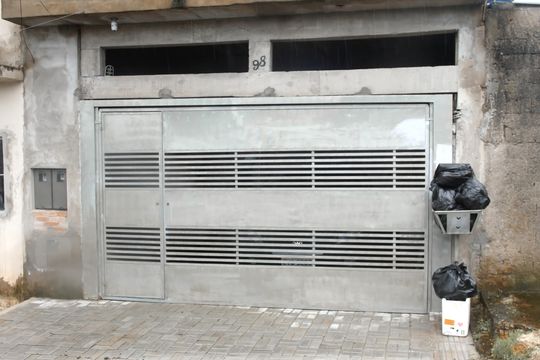Fachada de casa para alugar com 1 quarto, 50m² em Jardim Três Corações, São Paulo