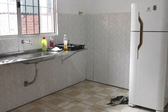 Cozinha de casa para alugar com 1 quarto, 50m² em Jardim Três Corações, São Paulo