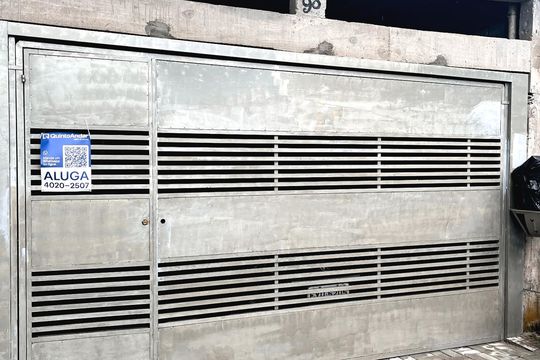 Fachada de casa para alugar com 1 quarto, 50m² em Jardim Três Corações, São Paulo