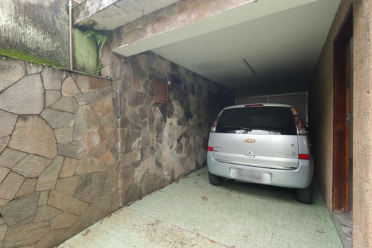 Garagem de casa à venda com 3 quartos, 148m² em Jardim Ocara, Santo André