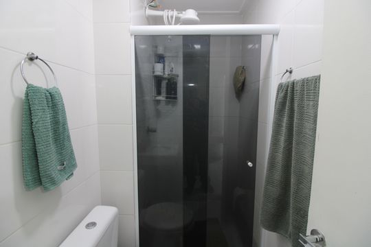 Banheiro de apartamento à venda com 2 quartos, 44m² em Vila Salete, São Paulo