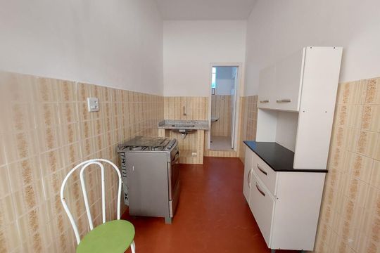 sala de casa para alugar com 1 quarto, 35m² em Sagrada Família, Belo Horizonte
