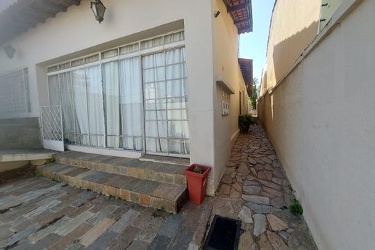 casa de casa para alugar com 1 quarto, 35m² em Sagrada Família, Belo Horizonte