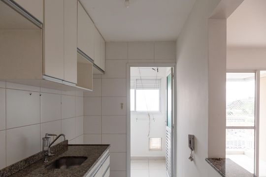 Cozinha de apartamento para alugar com 2 quartos, 56m² em Vila Galvão, Guarulhos