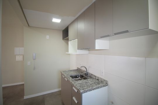 Cozinha de apartamento para alugar com 2 quartos, 50m² em Rubem Berta, Porto Alegre