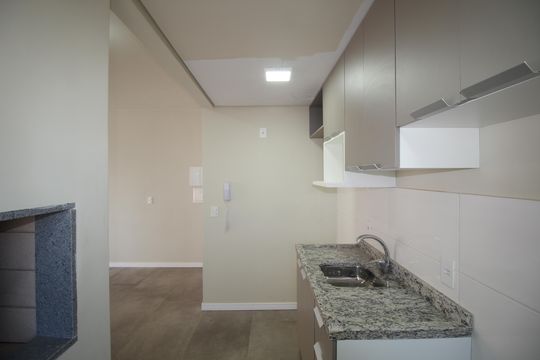 Cozinha de apartamento para alugar com 2 quartos, 50m² em Rubem Berta, Porto Alegre