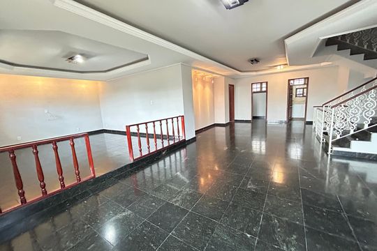 Sala de casa para alugar com 5 quartos, 575m² em Vila Valqueire, Rio de Janeiro