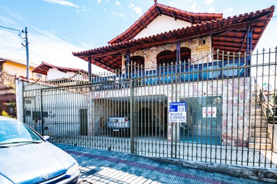 Casa para alugar com 5 quartos, 430m² em Planalto, Belo Horizonte