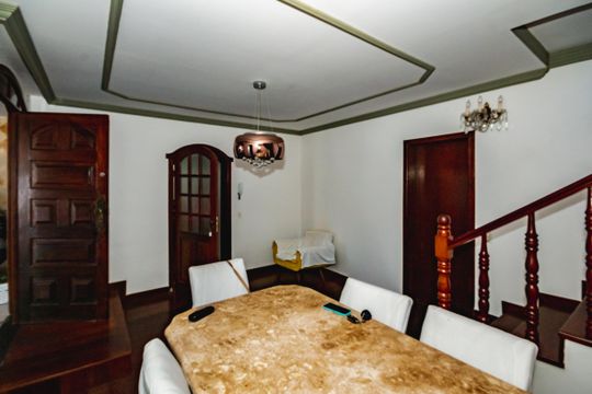 Casa para alugar com 5 quartos, 430m² em Planalto, Belo Horizonte