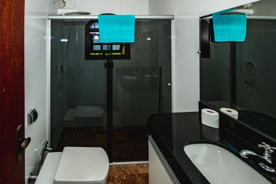 Casa para alugar com 5 quartos, 430m² em Planalto, Belo Horizonte