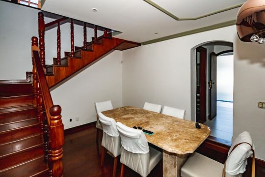 Casa para alugar com 5 quartos, 430m² em Planalto, Belo Horizonte