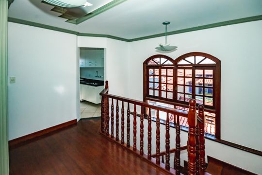 Casa para alugar com 5 quartos, 430m² em Planalto, Belo Horizonte