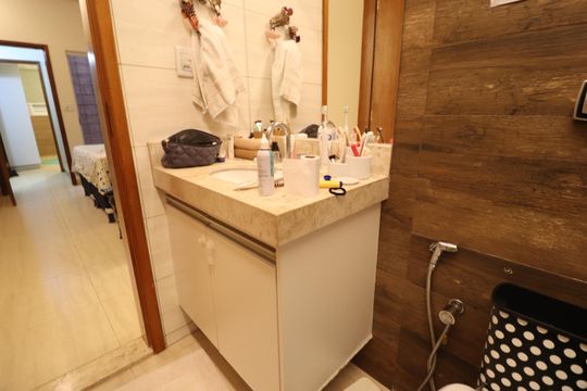 Banheiro do Quarto 1 de casa para alugar com 3 quartos, 180m² em Shopping Park, Uberlândia