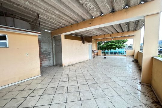 Terraço de casa para alugar com 3 quartos, 300m² em Osvaldo Cruz, Rio de Janeiro