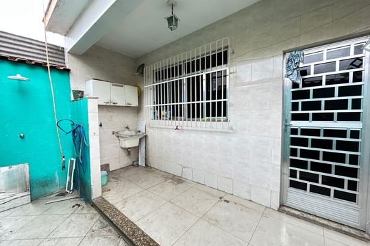 Área de Serviço de casa para alugar com 3 quartos, 300m² em Osvaldo Cruz, Rio de Janeiro