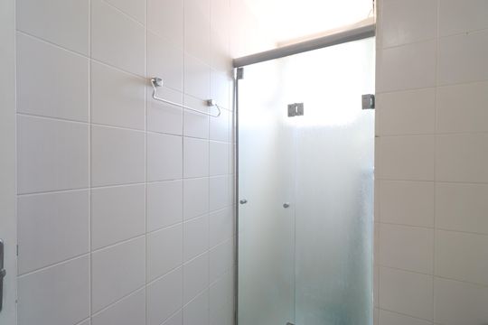 Banheiro  de apartamento para alugar com 2 quartos, 50m² em Limão, São Paulo