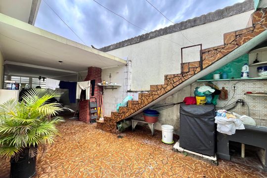 Quintal de casa para alugar com 2 quartos, 110m² em Jardim Oriental, São Paulo
