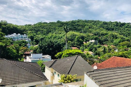 Vista de casa à venda com 3 quartos, 120m² em Água Branca, São Paulo