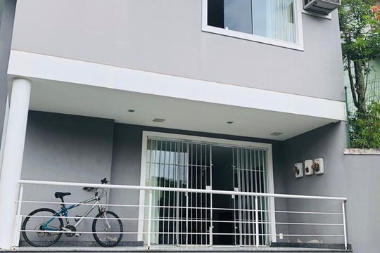 Varanda de casa à venda com 3 quartos, 120m² em Água Branca, São Paulo