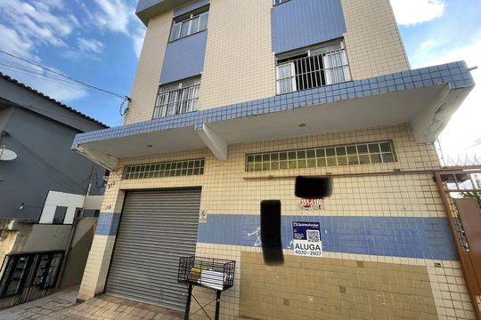 Placa instalada com o codigo ZIUW-5 no dia 22-09-2026 de apartamento para alugar com 2 quartos, 90m² em Jardim Bandeirantes, Contagem