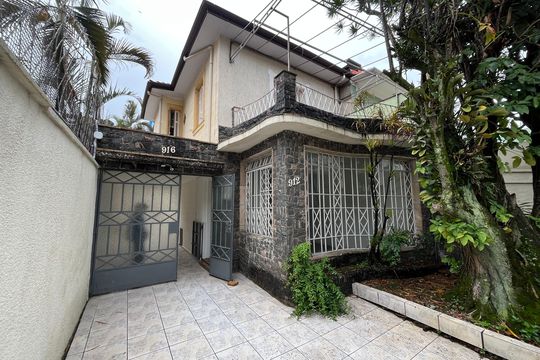 Fachada de casa para alugar com 1 quarto, 70m² em Bom Retiro, São Paulo