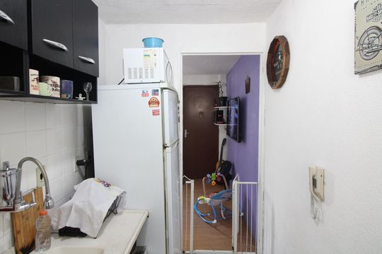 Cozinha de apartamento à venda com 2 quartos, 48m² em Conjunto Habitacional Padre Manoel da Nobrega, São Paulo